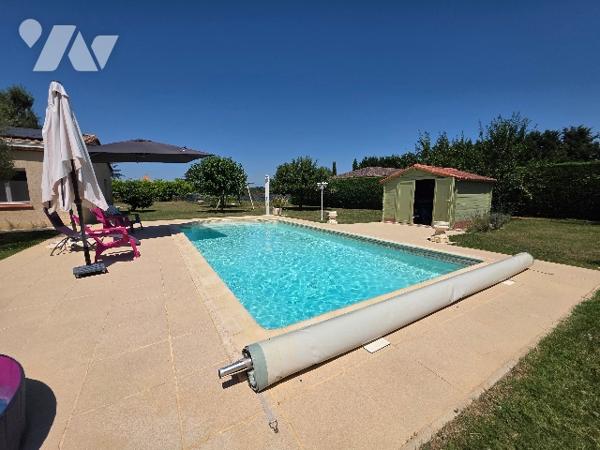 Propriété d'exception : 2 maisons, piscine et 5 000 m² de terrain