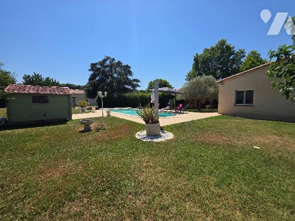 Propriété d'exception : 2 maisons, piscine et 5 000 m² de terrain