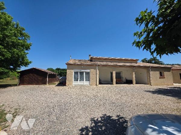 Propriété d'exception : 2 maisons, piscine et 5 000 m² de terrain