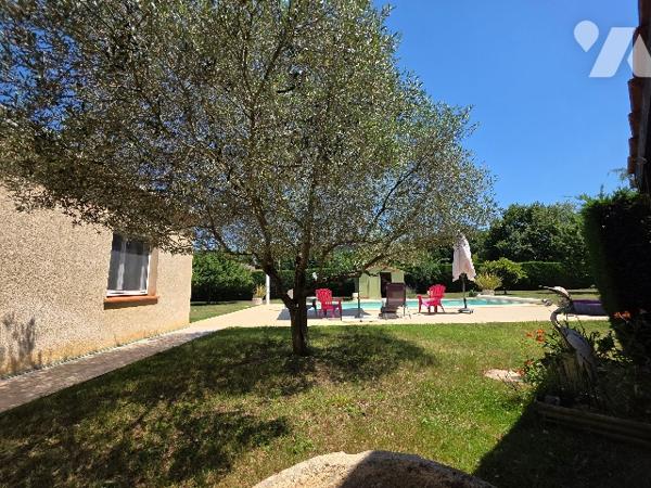 Propriété d'exception : 2 maisons, piscine et 5 000 m² de terrain