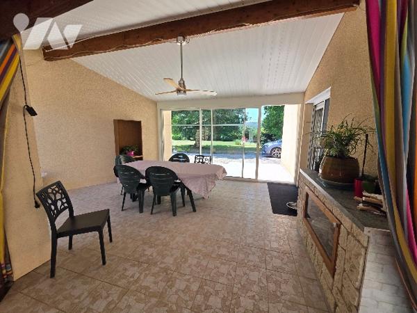 Propriété d'exception : 2 maisons, piscine et 5 000 m² de terrain