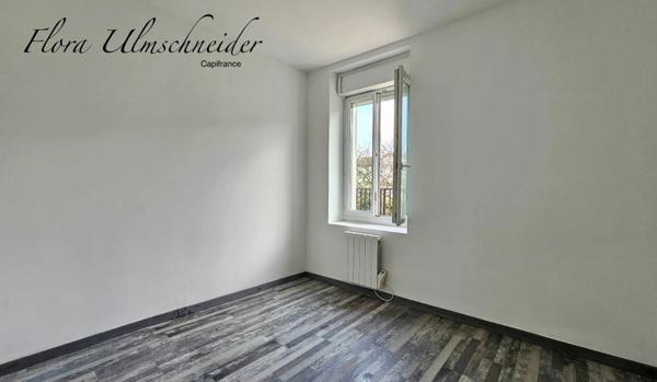 Appartement de plain-pied, en RDC d'une maison, à vendre à SEYSSEL (01), avec terrasse, à 40 mn d'Aix-les-Bains, 50 mn de Genève et 1H30 de Lyon.