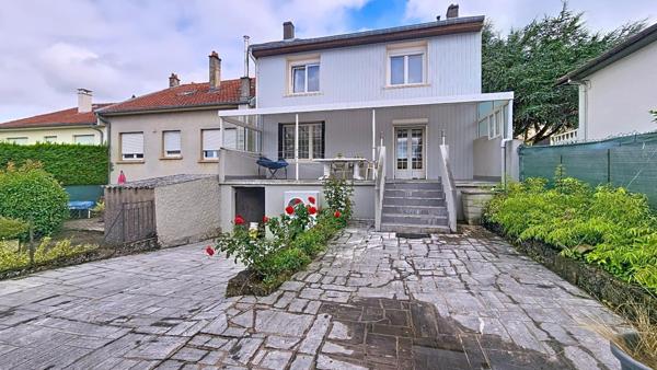 Maison F7 avec beau terrain