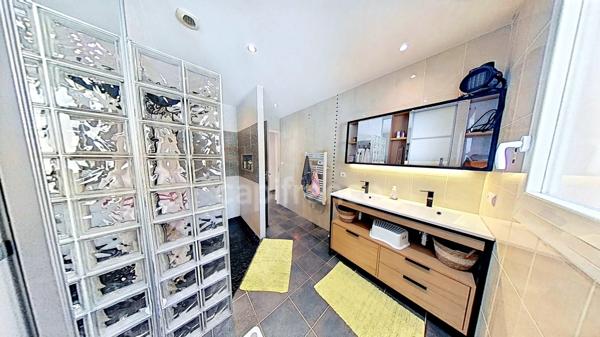 Maison à vendre 8 pièces QUINGEY (25)