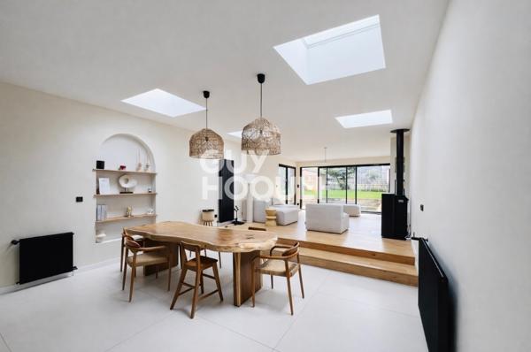 PROXIMITÉ CENTRE VILLE - MAISON D'EXCEPTION ENTIÈREMENT RÉNOVÉE D'ENVIRON 160M² AVEC JARDIN