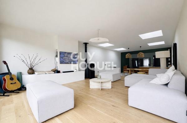 PROXIMITÉ CENTRE VILLE - MAISON D'EXCEPTION ENTIÈREMENT RÉNOVÉE D'ENVIRON 160M² AVEC JARDIN