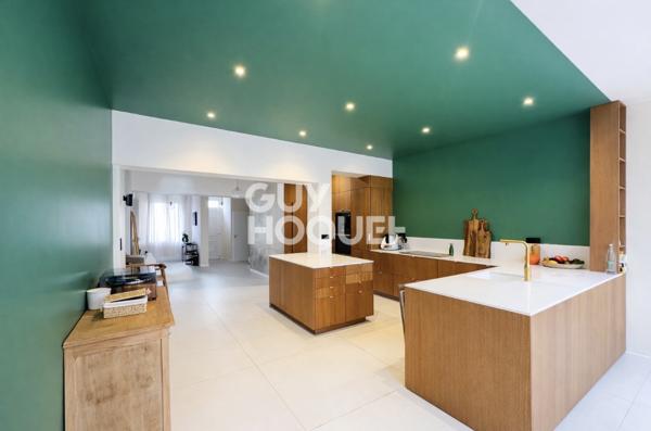 PROXIMITÉ CENTRE VILLE - MAISON D'EXCEPTION ENTIÈREMENT RÉNOVÉE D'ENVIRON 160M² AVEC JARDIN