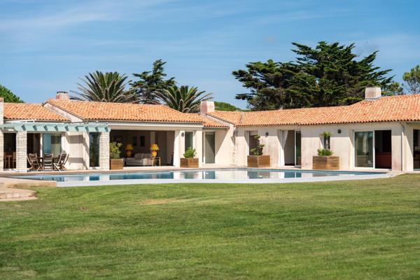 Île de Ré - Propriété exceptionnelle en première ligne face à l'océan