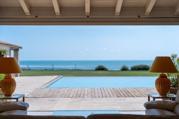 Île de Ré - Propriété exceptionnelle en première ligne face à l'océan