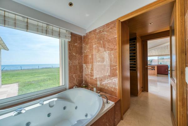 Île de Ré - Propriété exceptionnelle en première ligne face à l'océan