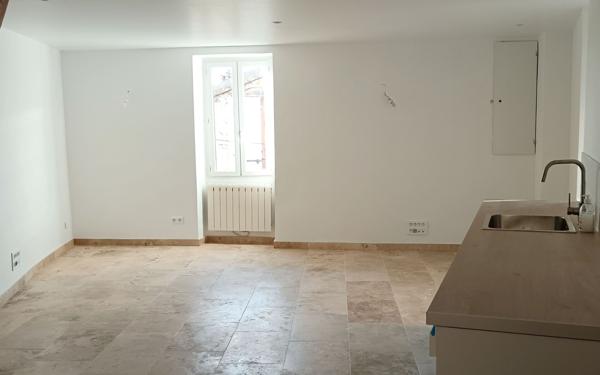 Maison à vendre    3 pièces •  Mallemort