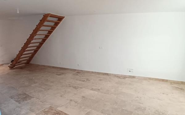 Maison à vendre    3 pièces •  Mallemort