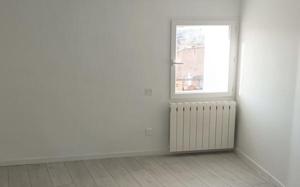 Maison à vendre    3 pièces •  Mallemort