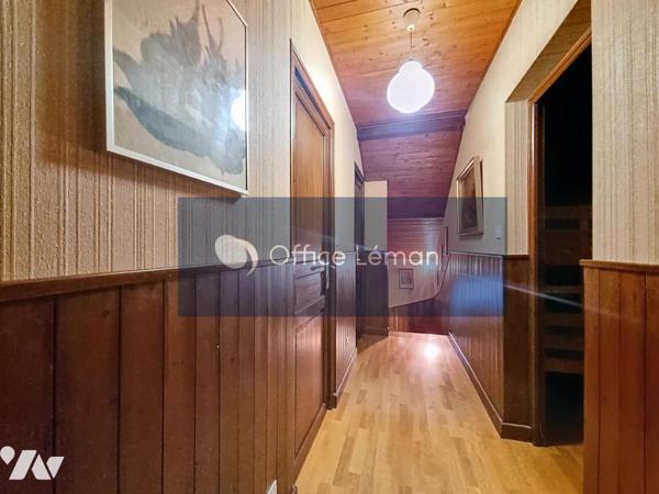 Maison individuelle de type 4 édifiée sur 1200 m² de terrain. 