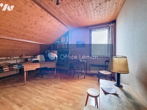 Maison individuelle de type 4 édifiée sur 1200 m² de terrain. 