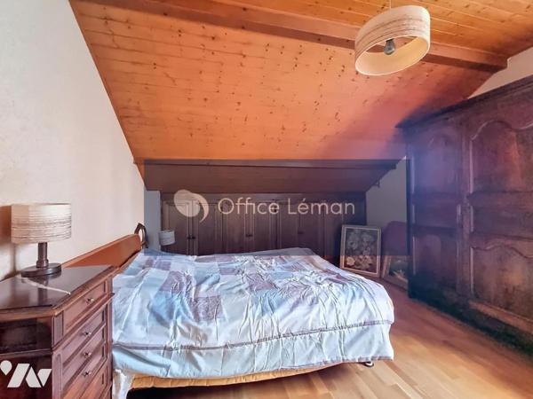 Maison individuelle de type 4 édifiée sur 1200 m² de terrain. 