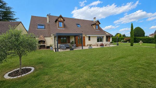 Houdan 10 mn / Gambais 5 mn / Maison familiale en parfait état 6 chambres + local