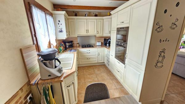 Houdan 10 mn / Gambais 5 mn / Maison familiale en parfait état 6 chambres + local
