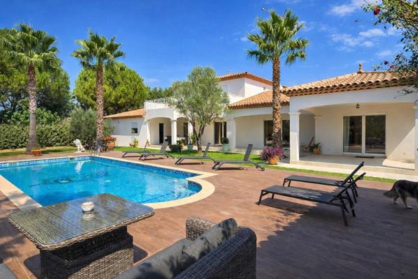 LE MUY Élégante villa contemporaine avec piscine - Côte d'Azur