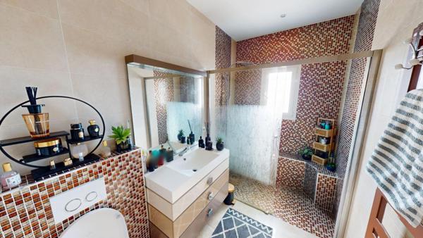 LE MUY Élégante villa contemporaine avec piscine - Côte d'Azur