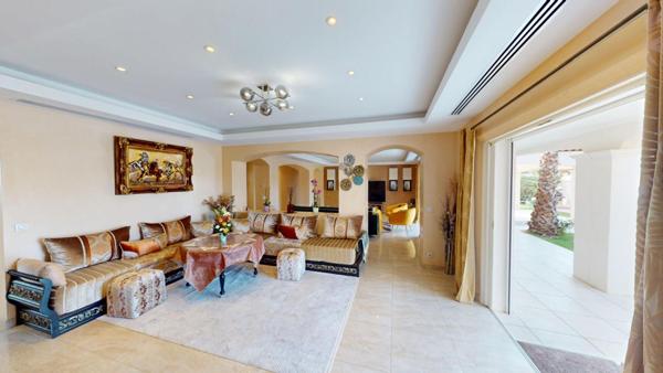 LE MUY Élégante villa contemporaine avec piscine - Côte d'Azur