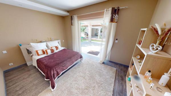 LE MUY Élégante villa contemporaine avec piscine - Côte d'Azur