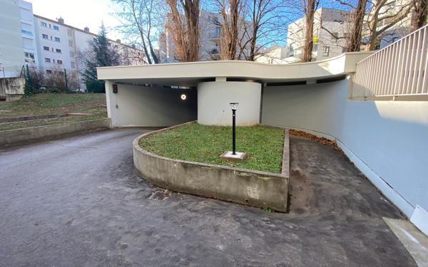 Stationnement à vendre    12 m2 Lyon 7