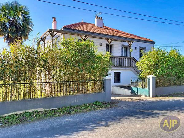 Vente maison La Roche Sur Yon : 249 900 € - AJP Immobilier La Roche-sur-Yon