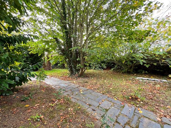 Maison Saint Genou 6 pièce(s)