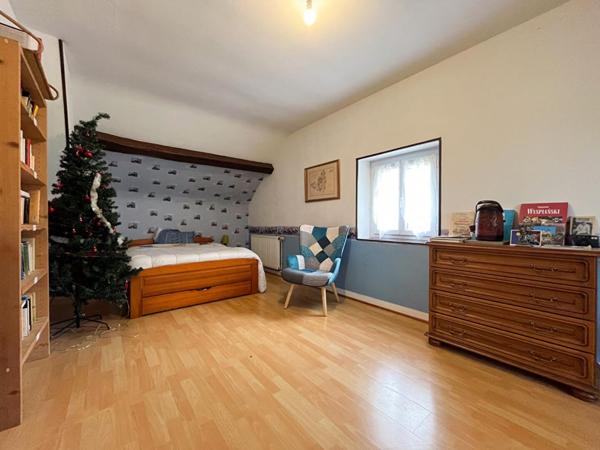 Maison Saint Genou 6 pièce(s)