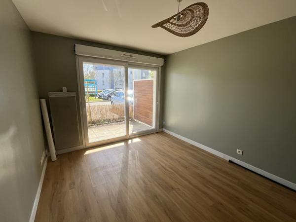 Location
                Appartement38 m² - 2 Pièces -
                    PLESCOP (56890)
