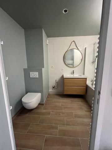 Location
                Appartement38 m² - 2 Pièces -
                    PLESCOP (56890)