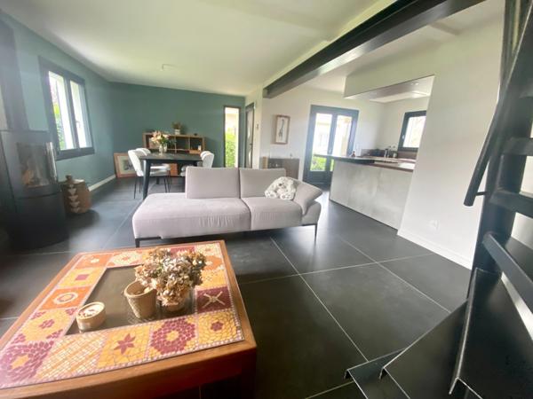 Maison contemporaine (DPE B/A) de charme totalement rénovée 4 pièces de 116M2 - Quartier Saint Médard - MONT DE MARSAN (40)