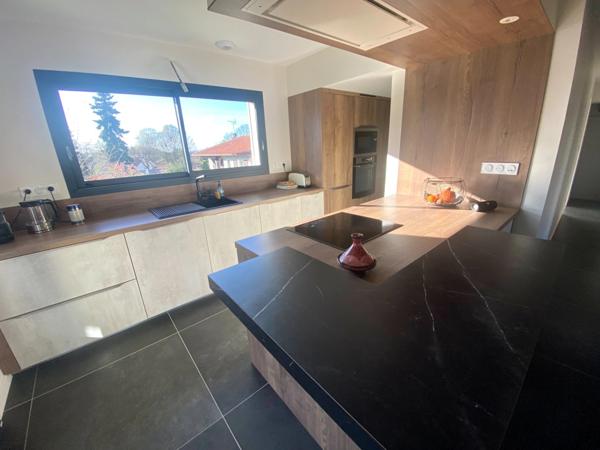 Maison contemporaine (DPE B/A) de charme totalement rénovée 4 pièces de 116M2 - Quartier Saint Médard - MONT DE MARSAN (40)