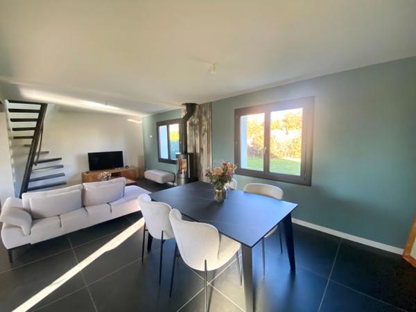 Maison contemporaine (DPE B/A) de charme totalement rénovée 4 pièces de 116M2 - Quartier Saint Médard - MONT DE MARSAN (40)