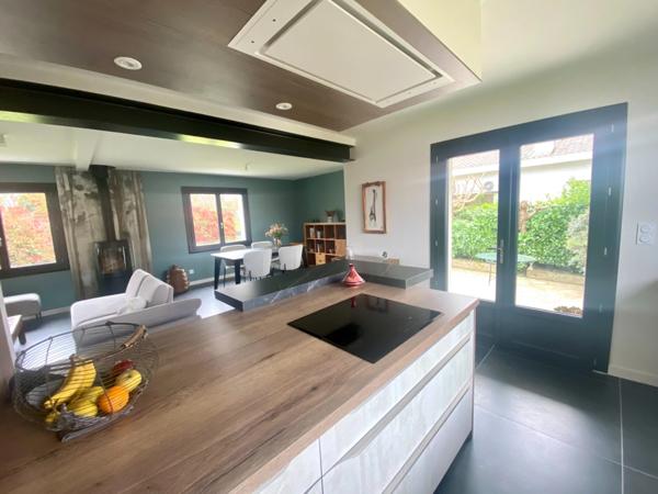 Maison contemporaine (DPE B/A) de charme totalement rénovée 4 pièces de 116M2 - Quartier Saint Médard - MONT DE MARSAN (40)