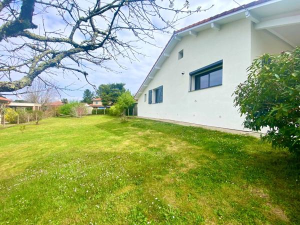 Maison contemporaine (DPE B/A) de charme totalement rénovée 4 pièces de 116M2 - Quartier Saint Médard - MONT DE MARSAN (40)