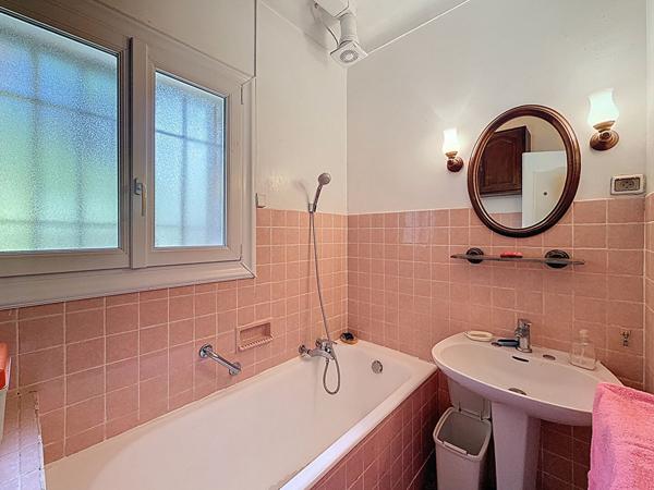 Maison à vendre à Peymeinade - 5 pièces, 4 chambres, grand jardin, 112 m² habitable, 163 m² au sol, 1325 m² de terrain