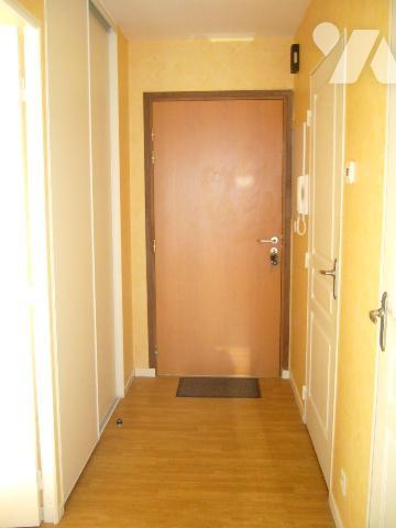 Aux portes de DINAN, appartement de type T2  de 45.68 m² avec une belle terrasse de 14,80 m² si...