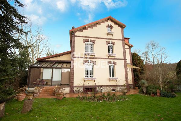 Élégante Maison Bourgeoise à Malaunay, Vue sur la Rivière