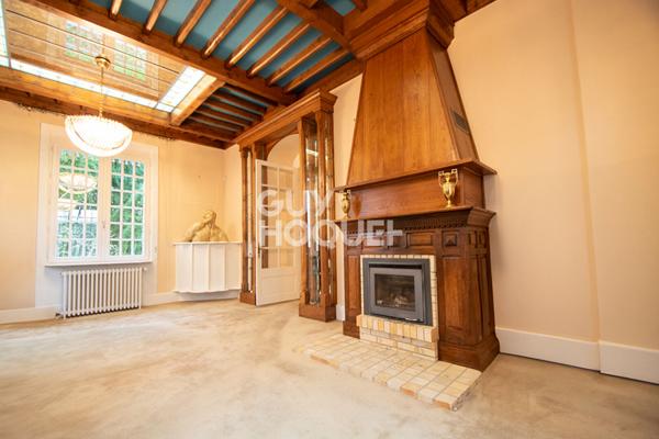 Élégante Maison Bourgeoise à Malaunay, Vue sur la Rivière