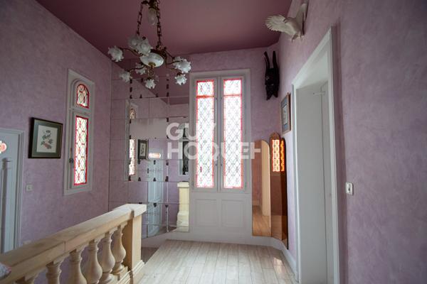 Élégante Maison Bourgeoise à Malaunay, Vue sur la Rivière