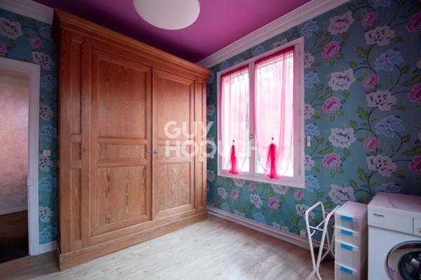 Élégante Maison Bourgeoise à Malaunay, Vue sur la Rivière