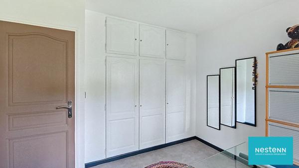 Maison spacieuse avec 5 chambres garage et piscine à Nans les Pins dans un quartier privilégié