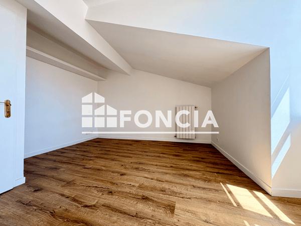 Location Appartement 2 pièces 47.38 m² - 11 RUE THIERS La Rochelle 17000