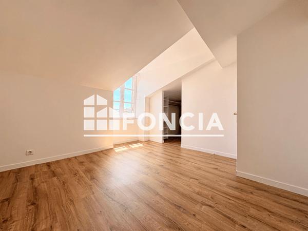 Location Appartement 2 pièces 47.38 m² - 11 RUE THIERS La Rochelle 17000