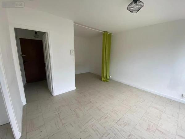 Location - Appartement Laon 02000 1 pièce 32 m 2