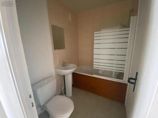 Location - Appartement Laon 02000 1 pièce 32 m 2