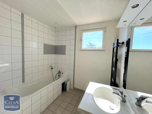 Maison à louer 3 pièces 78.37m² Chânes (71570)