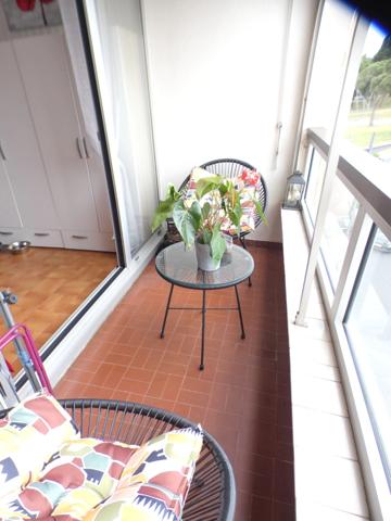 Centre port. Studio avec balcon